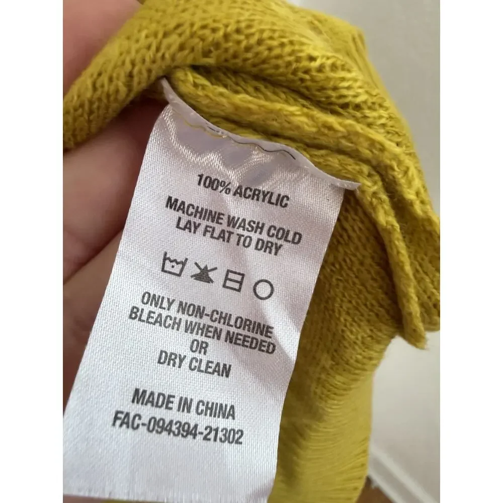 Hulu Mens Sweater Size 2XL Turtleneck Revolution Is A Mother The Great